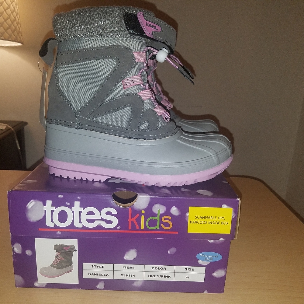 NWB Totes Kids Girl's Daniella Gray/Pink Waterproof Shell Snow Boots Size 4